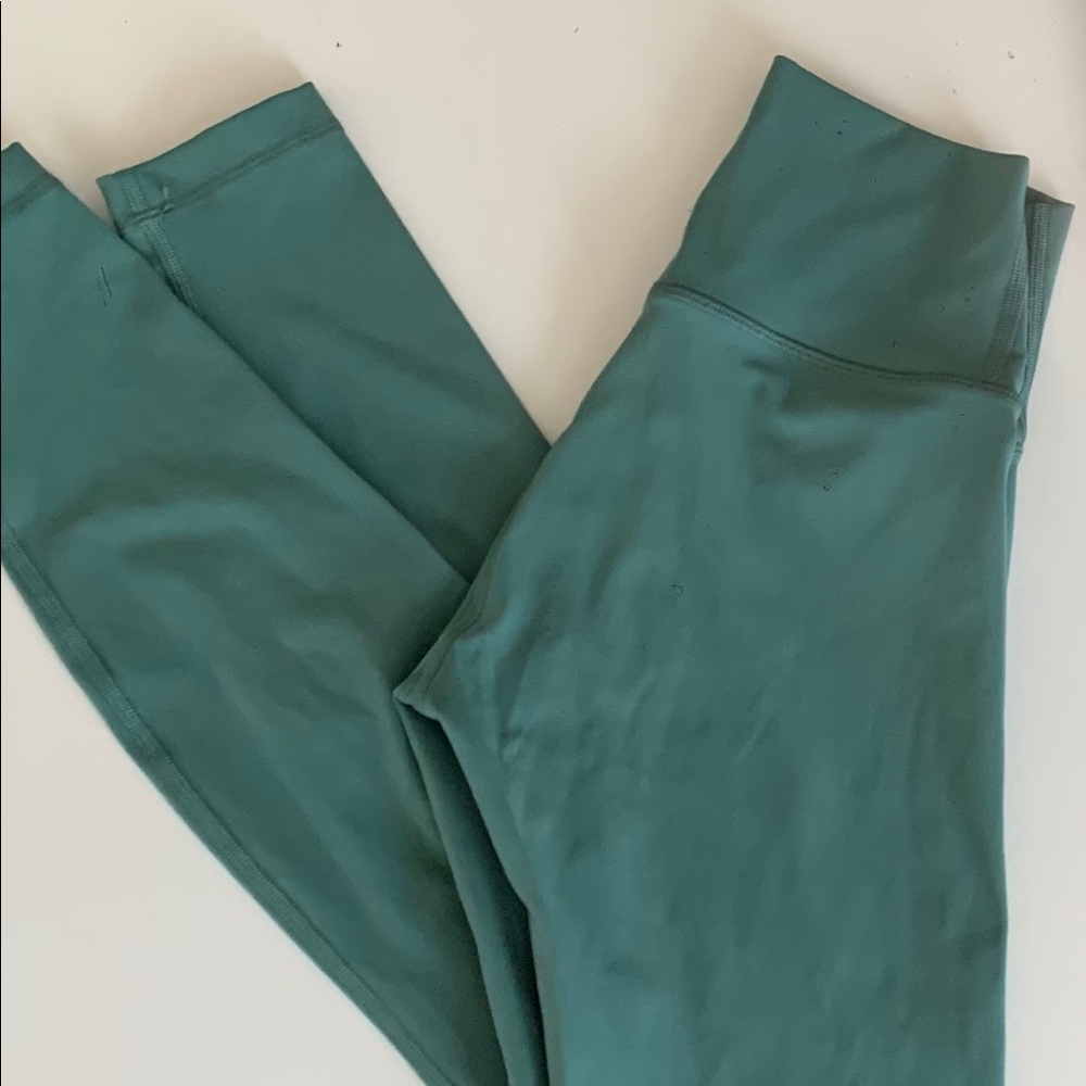 Lululemon HR Wunder under full on luxetreme